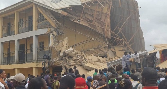 200 students trapped in collapsed school building – Plateau