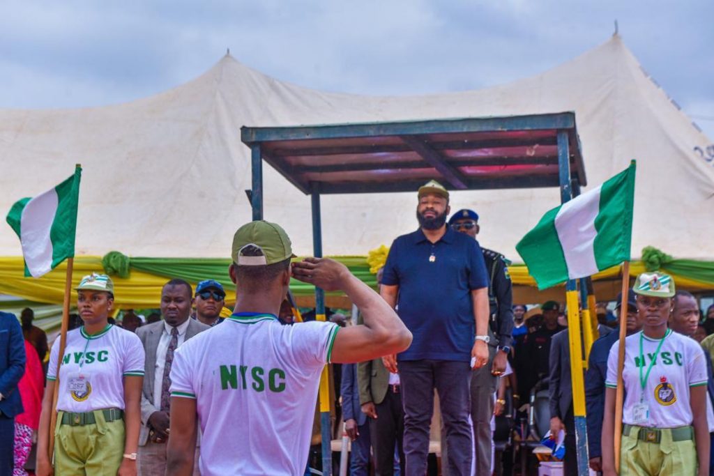 Video: Niger State governor announces N200K bonus for each corper serving in the state