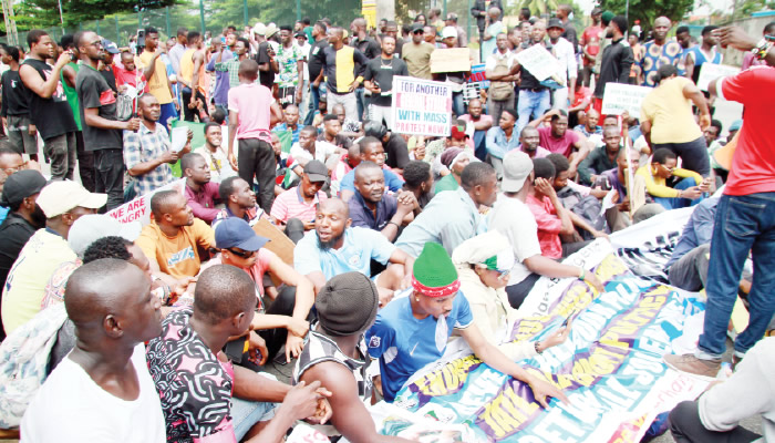 #EndBadGovernance protest: Lagos protesters declare three-day mourning